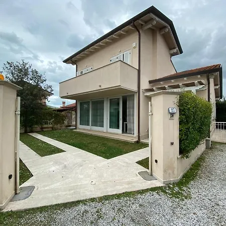 Duca Degli Abruzzi *